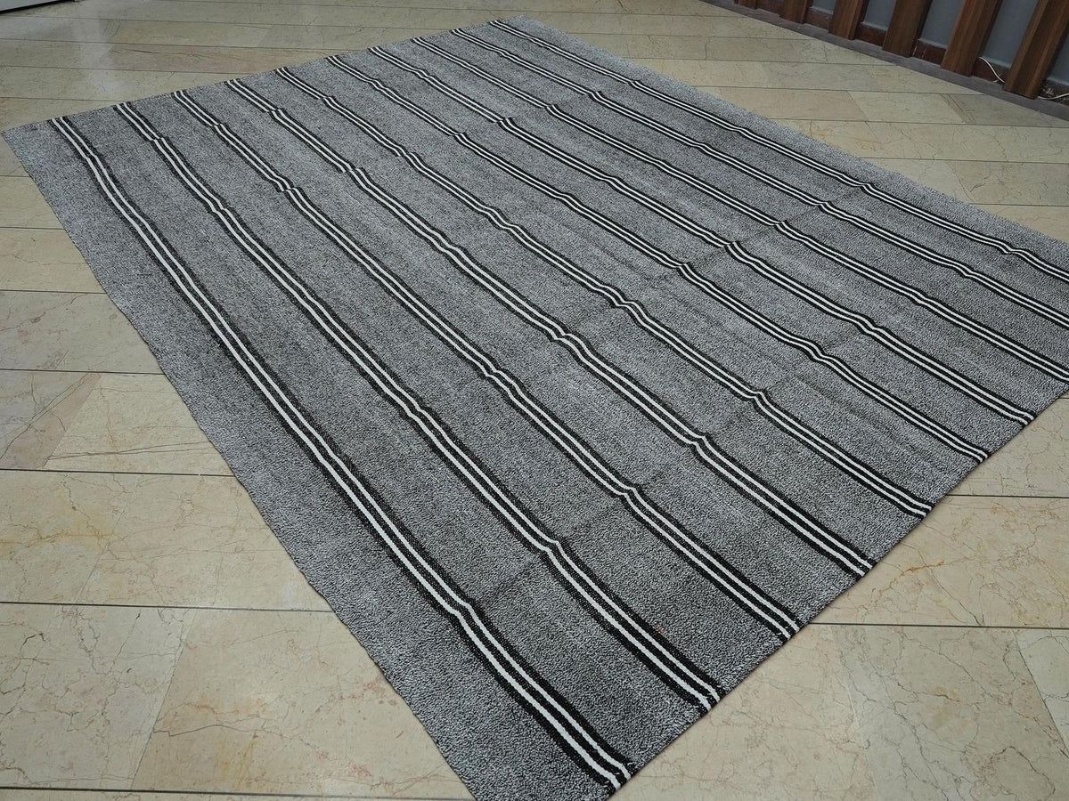 Scandinavian Style Outdoor Decor: Turkish Kilim Rug,Natural Gray Flat Weave Rugs, 7.4x9.5 ft.