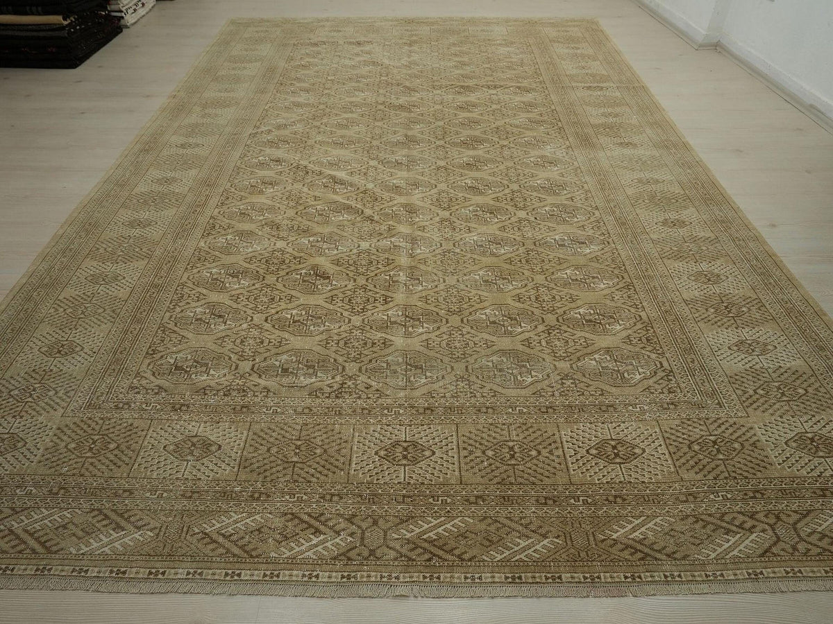 Oversize Vintage Wool Rug 8x12.6: Beige Oriental Farmhouse Carpet