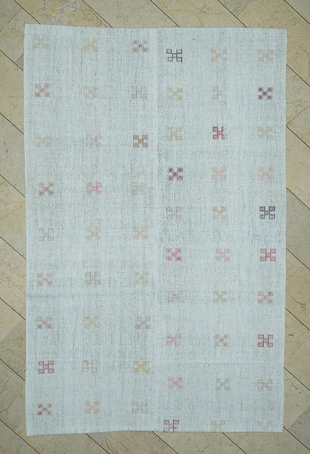 Multi Colors Embroidered White Cotton Kilim Rug,5.7x9 Ft.