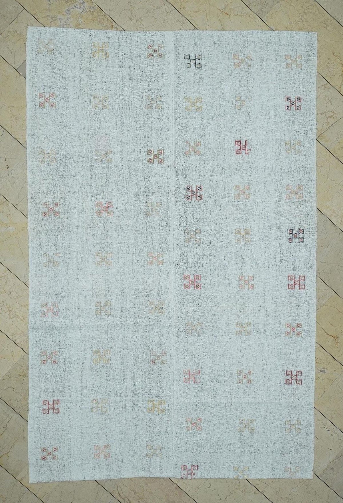 Multi Colors Embroidered White Cotton Kilim Rug,5.7x9 Ft.