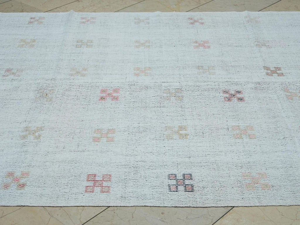 Multi Colors Embroidered White Cotton Kilim Rug,5.7x9 Ft.