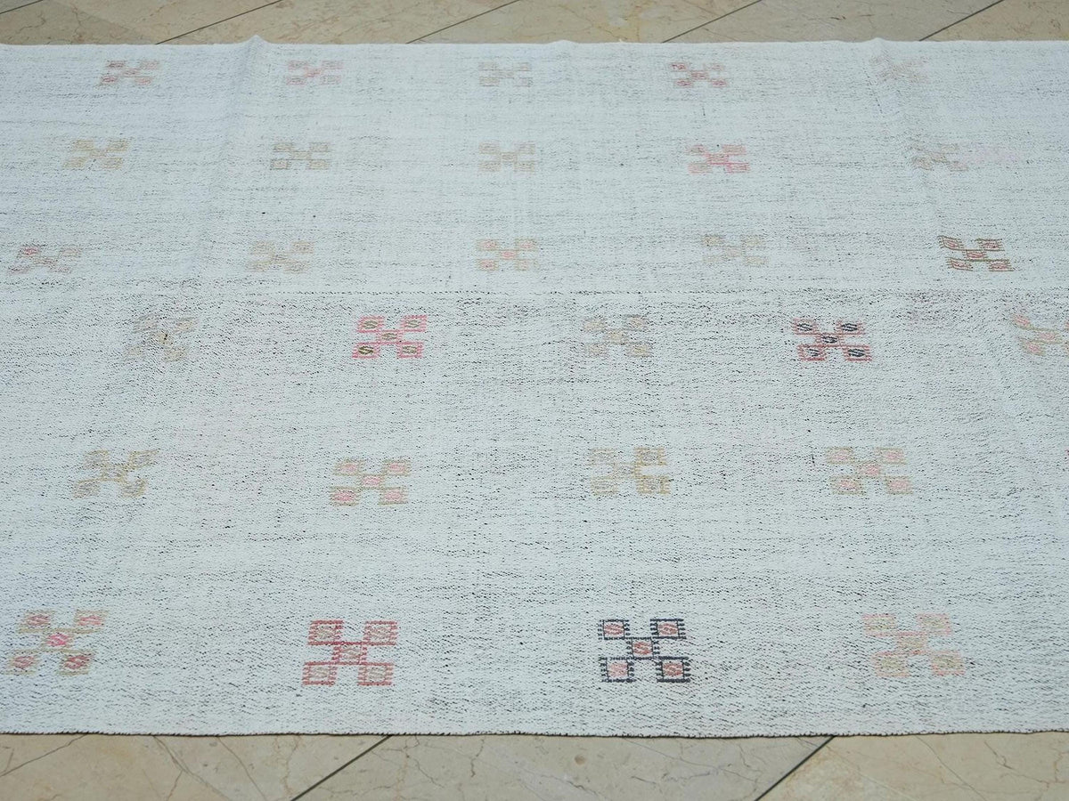 Multi Colors Embroidered White Cotton Kilim Rug,5.7x9 Ft.