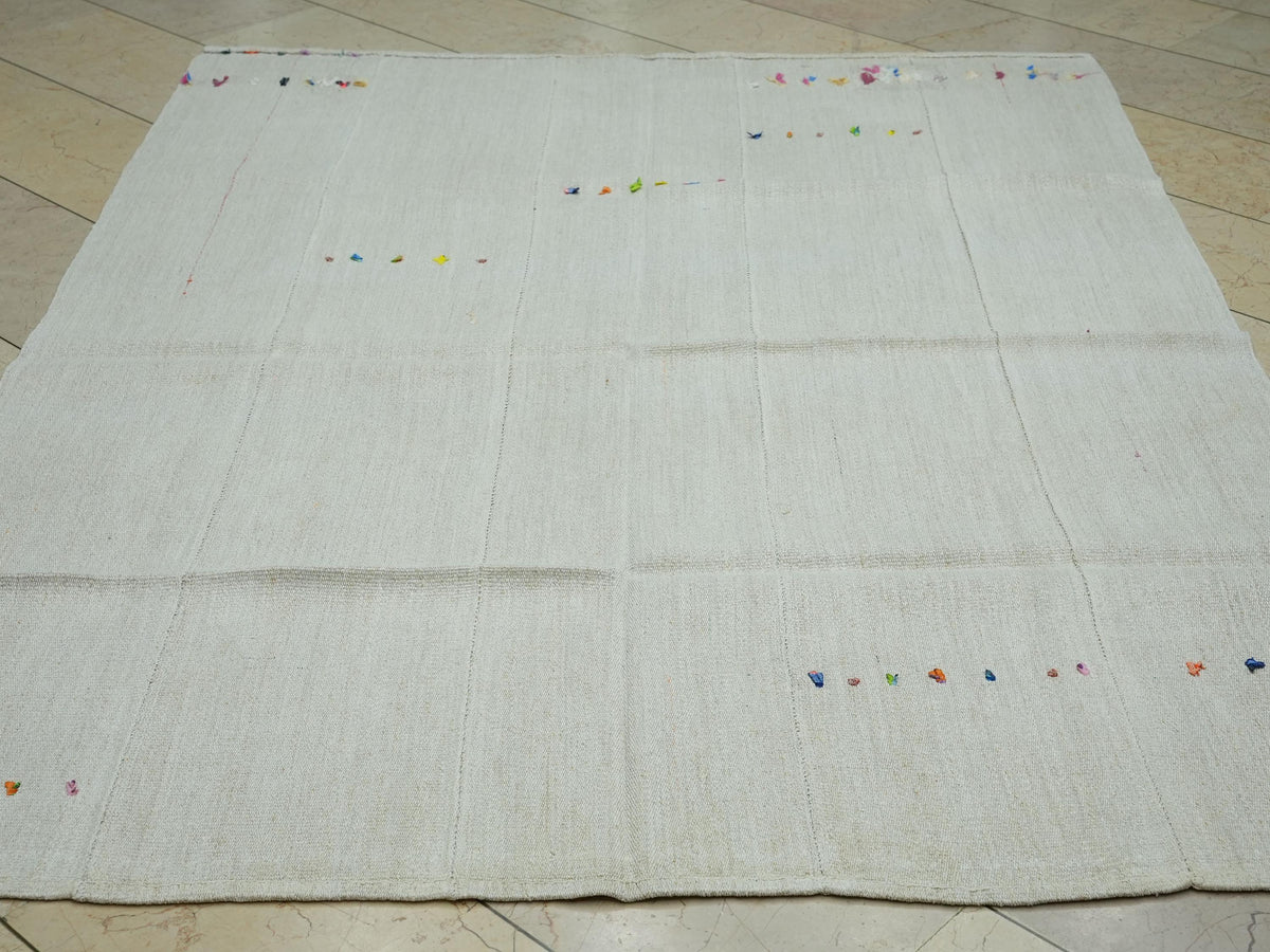Eco-Friendly Plain Off White Turkish Hemp Kilim Rug,5.5x7.4 Ft,Mid Century Modern Rugs.