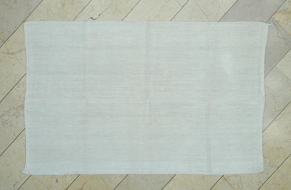 Plain Off White Hemp Kilim Rug: 4.3"x6,9" Ft,Minimalist Organic Turkish Rugs.