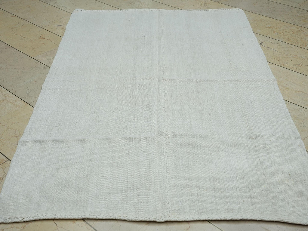 Plain Off White Hemp Kilim Rug: 4.3"x6,9" Ft,Minimalist Organic Turkish Rugs.