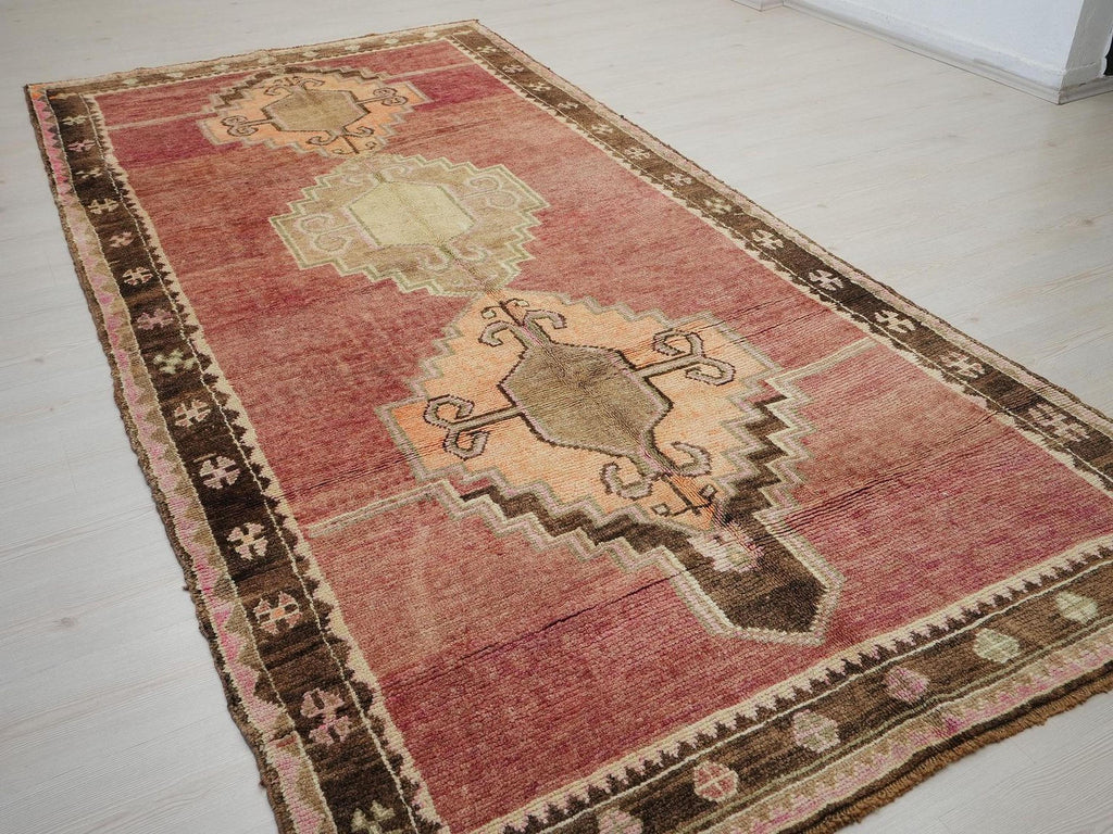 Handmade Old Turkish Kars Area Wool Rug: Primitive Decor Antique Rugs, 5.3x10.8 Ft.