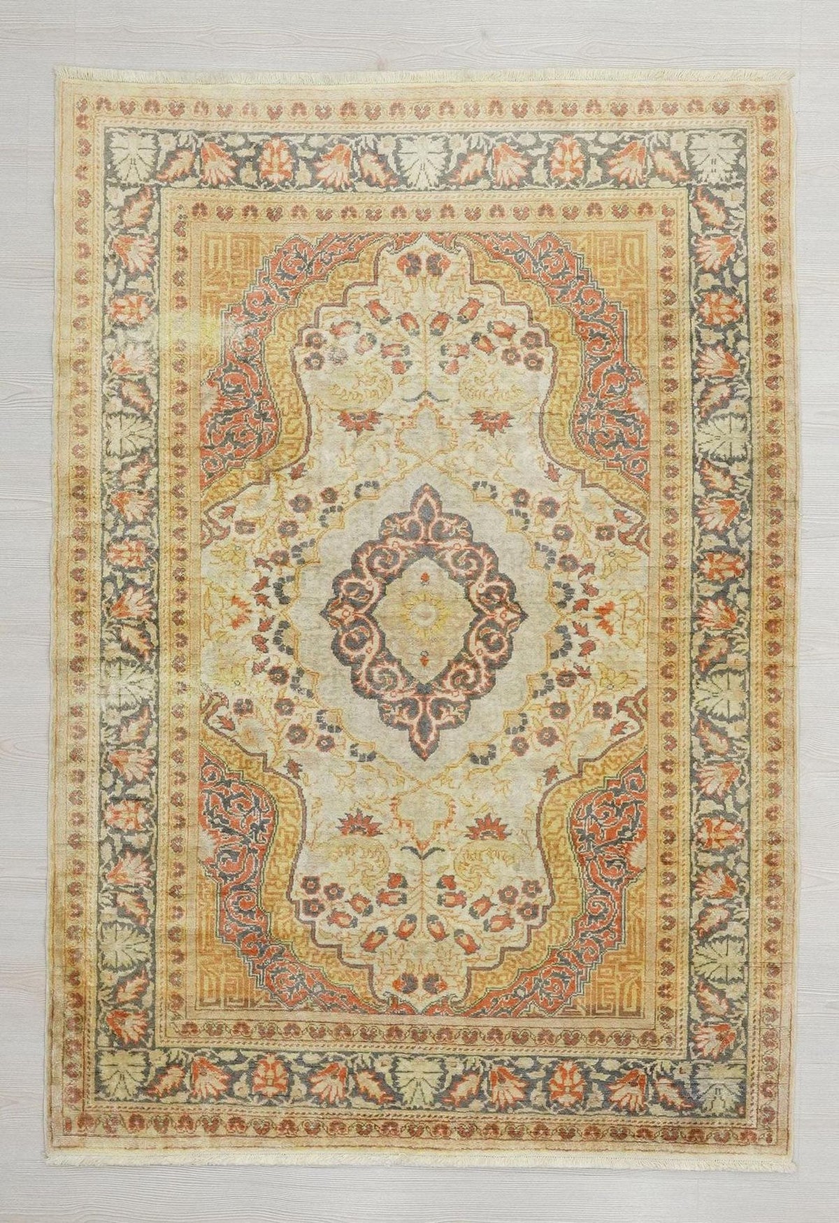 Floss Silk Turkish Carpet Rug: Vintage Floral Wall Hanging (4"x5,8" Feet)