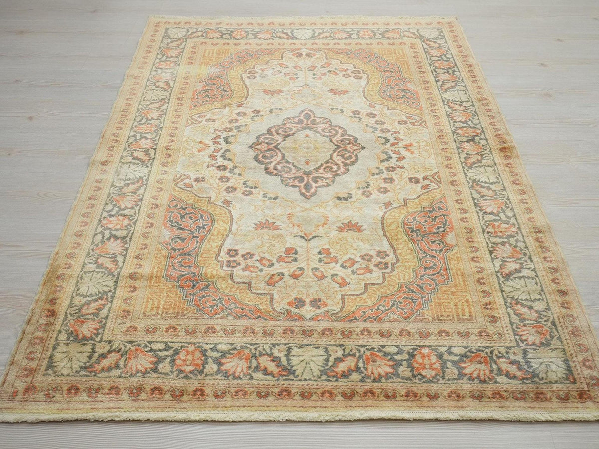 Floss Silk Turkish Carpet Rug: Vintage Floral Wall Hanging (4"x5,8" Feet)