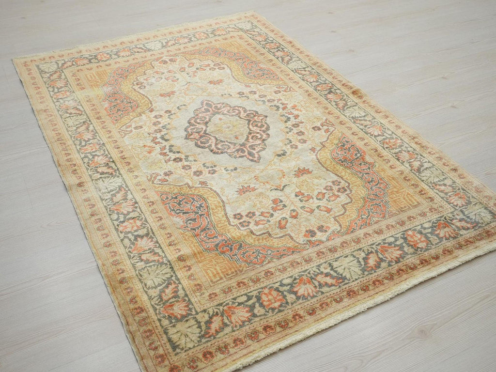 Floss Silk Turkish Carpet Rug: Vintage Floral Wall Hanging (4"x5,8" Feet)