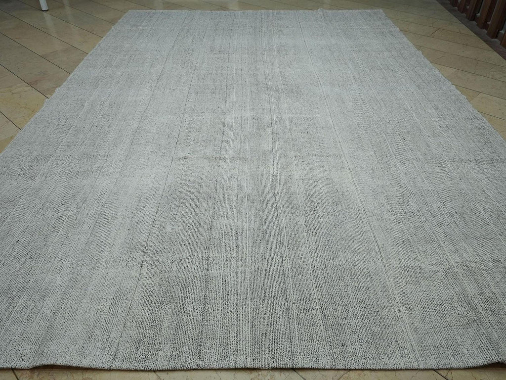 Minimalist Ivory Turkish Kilim Rug: Oversize Flat Weave Rugs 9,4x13,6 Ft.