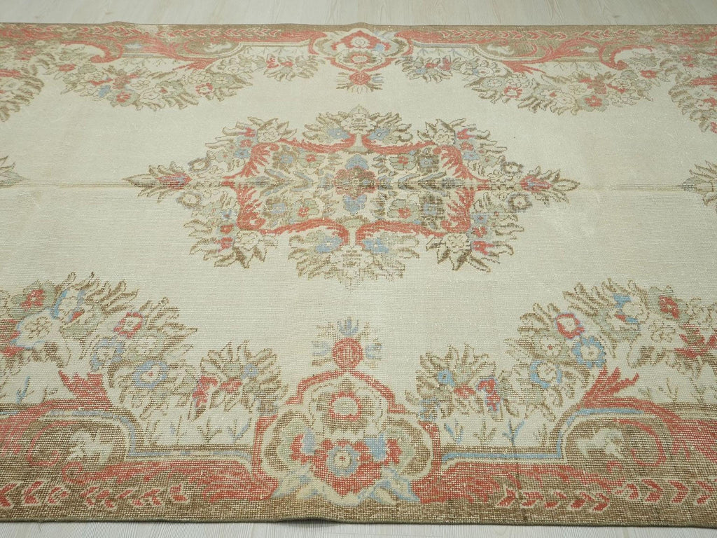 Vintage Oushak Turkish Rug: 6'x9.6' Ft,Short Pile Area Carpet Rugs.