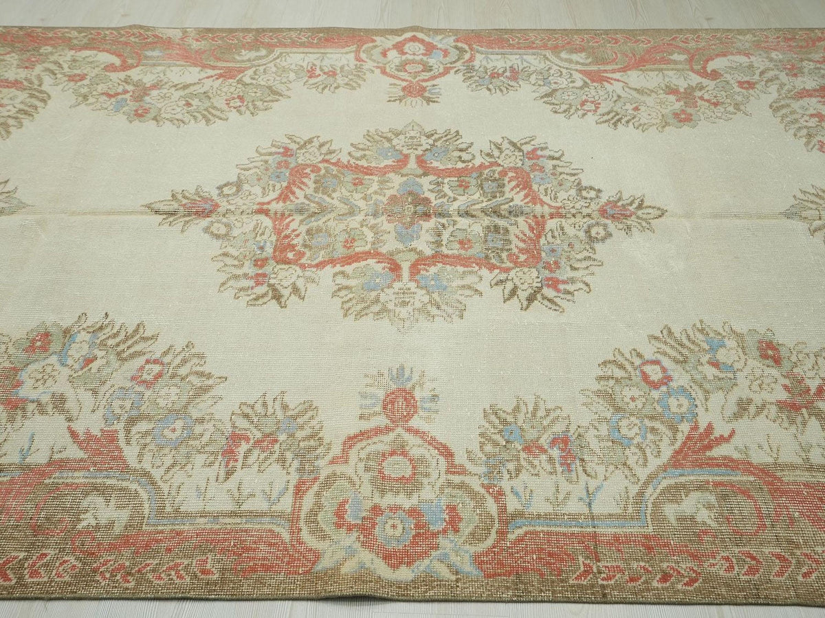 Vintage Oushak Turkish Rug: 6'x9.6' Ft,Short Pile Area Carpet Rugs.