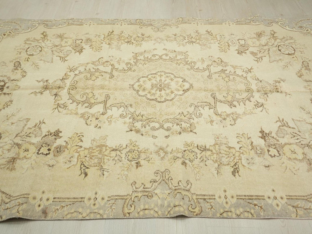 5x8 Vintage Neutral Oushak Rug: Turkish Wool Floral Carpet Rugs.
