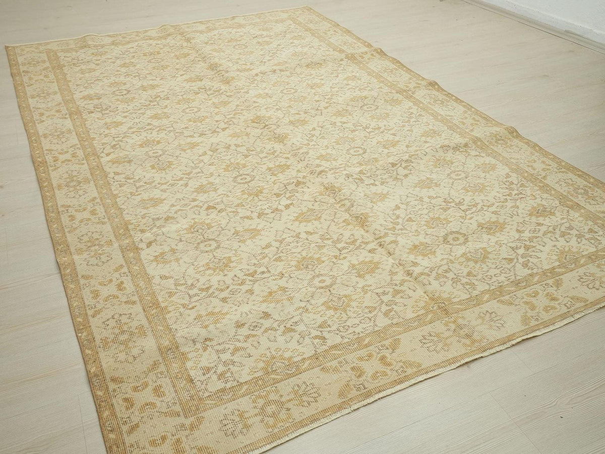 Large Vintage Oushak Rug: Beige Brown Turkish Wool Carpet, 6,1"x9,5" Ft.
