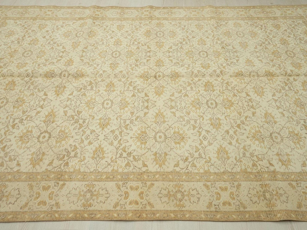 Large Vintage Oushak Rug: Beige Brown Turkish Wool Carpet, 6,1"x9,5" Ft.