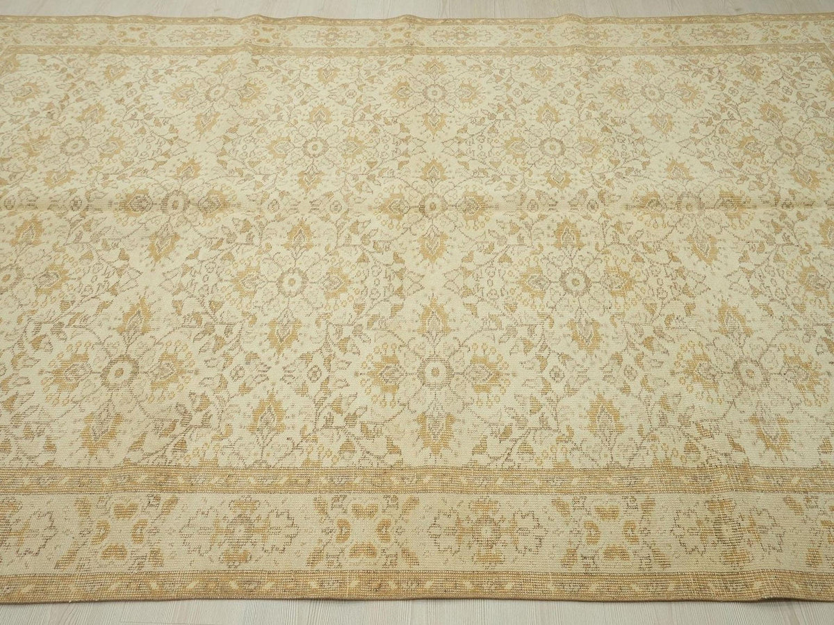 Large Vintage Oushak Rug: Beige Brown Turkish Wool Carpet, 6,1"x9,5" Ft.