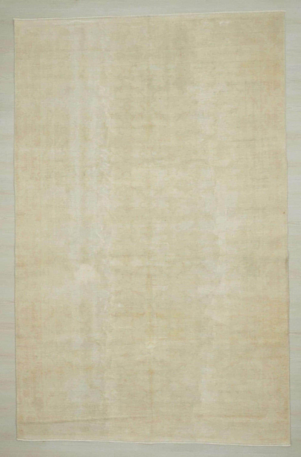 Vintage Oushak Rug: Mid-Century Modern Turkish Wool Carpet (6.3x10 ft)
