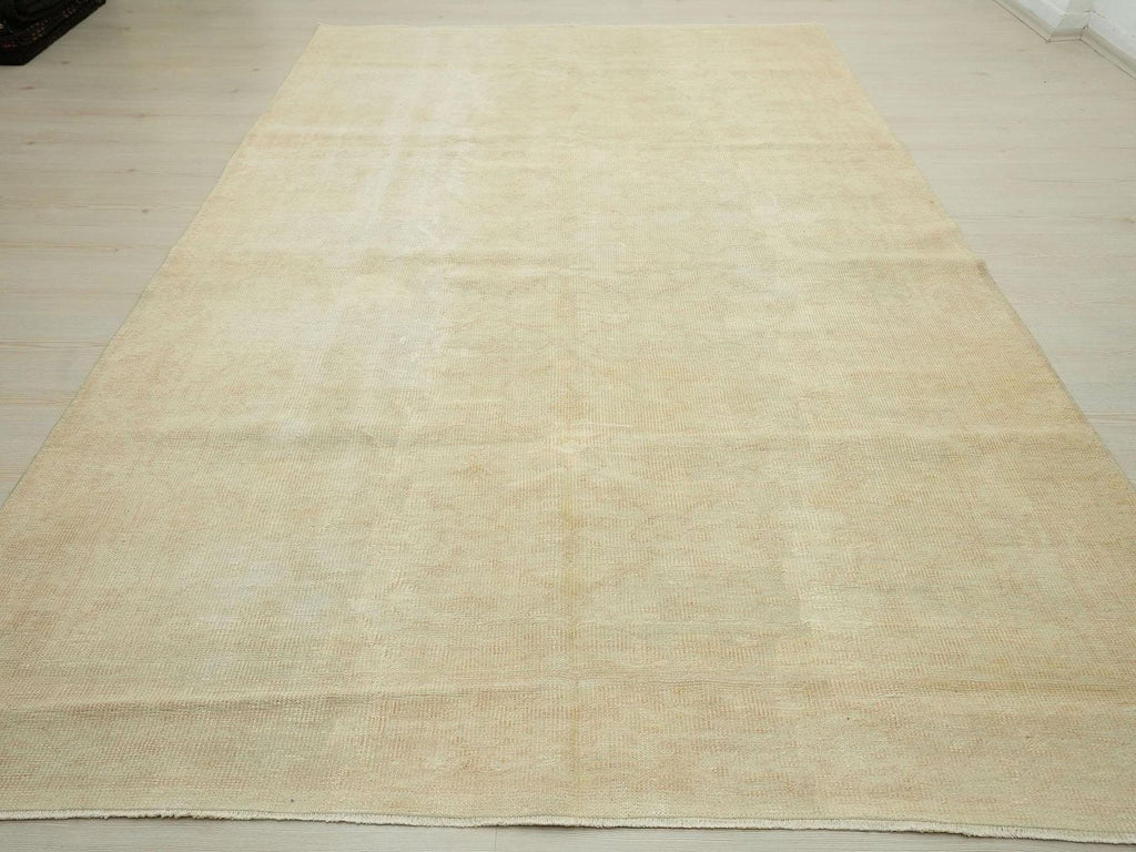 Vintage Oushak Rug: Mid-Century Modern Turkish Wool Carpet (6.3x10 ft)
