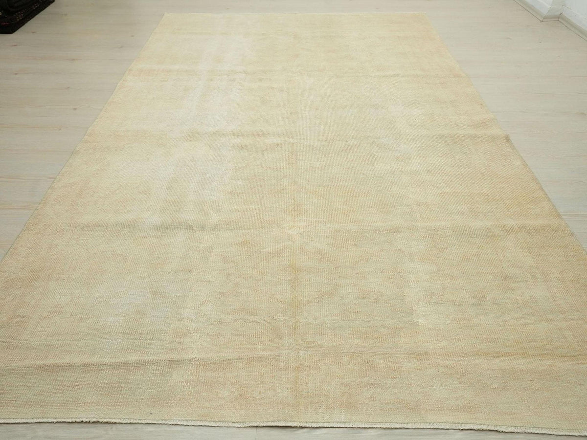 Vintage Oushak Rug: Mid-Century Modern Turkish Wool Carpet (6.3x10 ft)