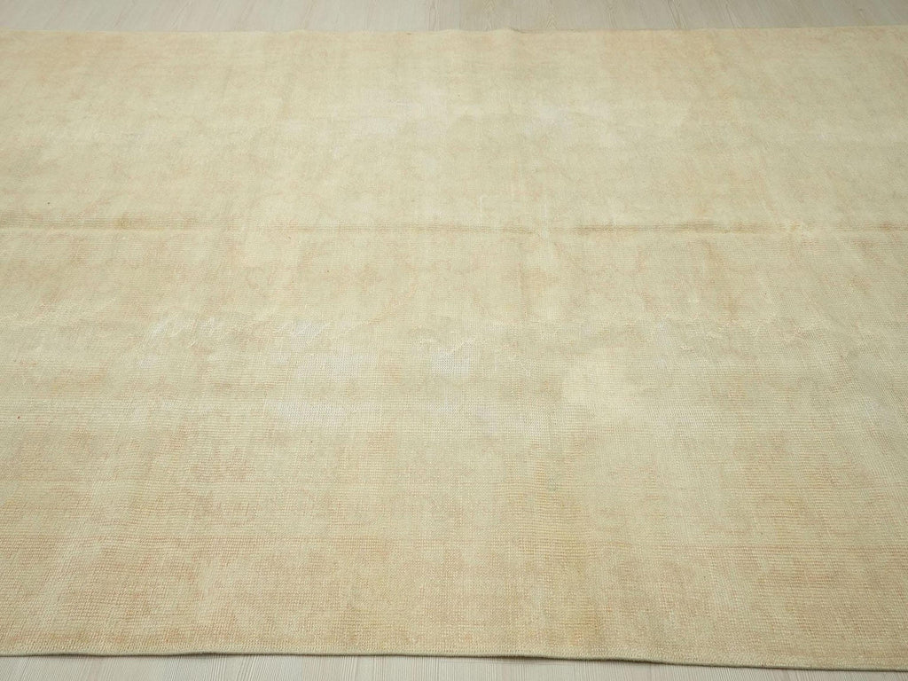 Vintage Oushak Rug: Mid-Century Modern Turkish Wool Carpet (6.3x10 ft)
