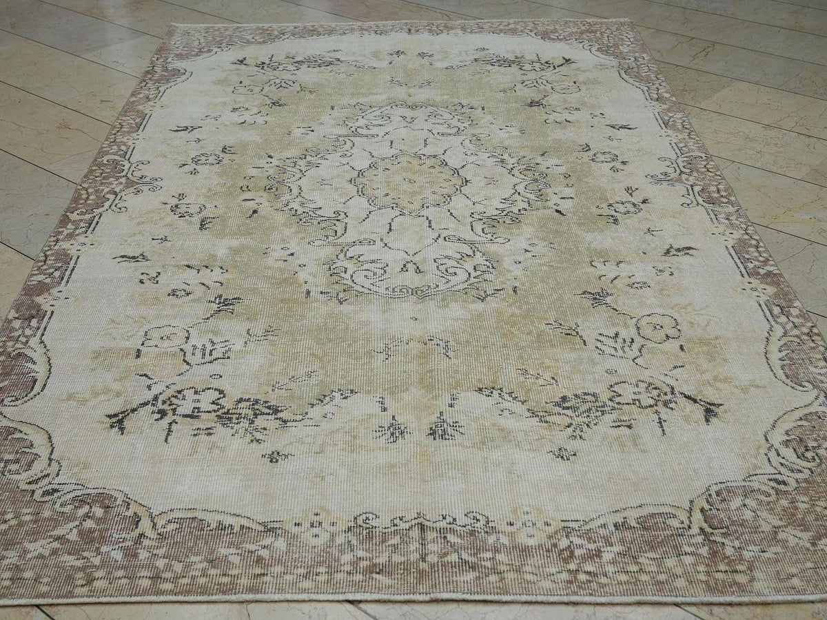 Vintage Oushak Rug: 5.5"x9.2' Turkish Wool Carpet, Mid-Century Modern Decor