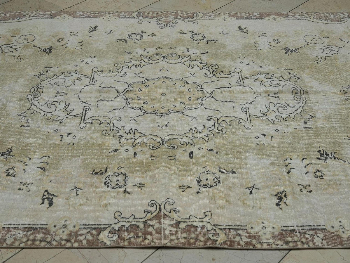 Vintage Oushak Rug: 5.5"x9.2' Turkish Wool Carpet, Mid-Century Modern Decor