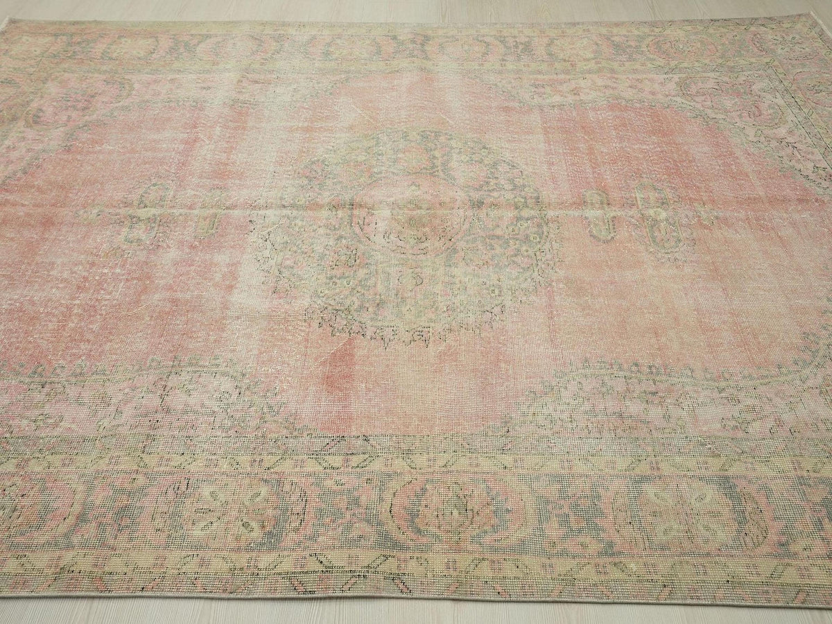 Large Vintage Handmade Wool Carpet Rug: 6.7x9.7 ft, Bohemian Decor
