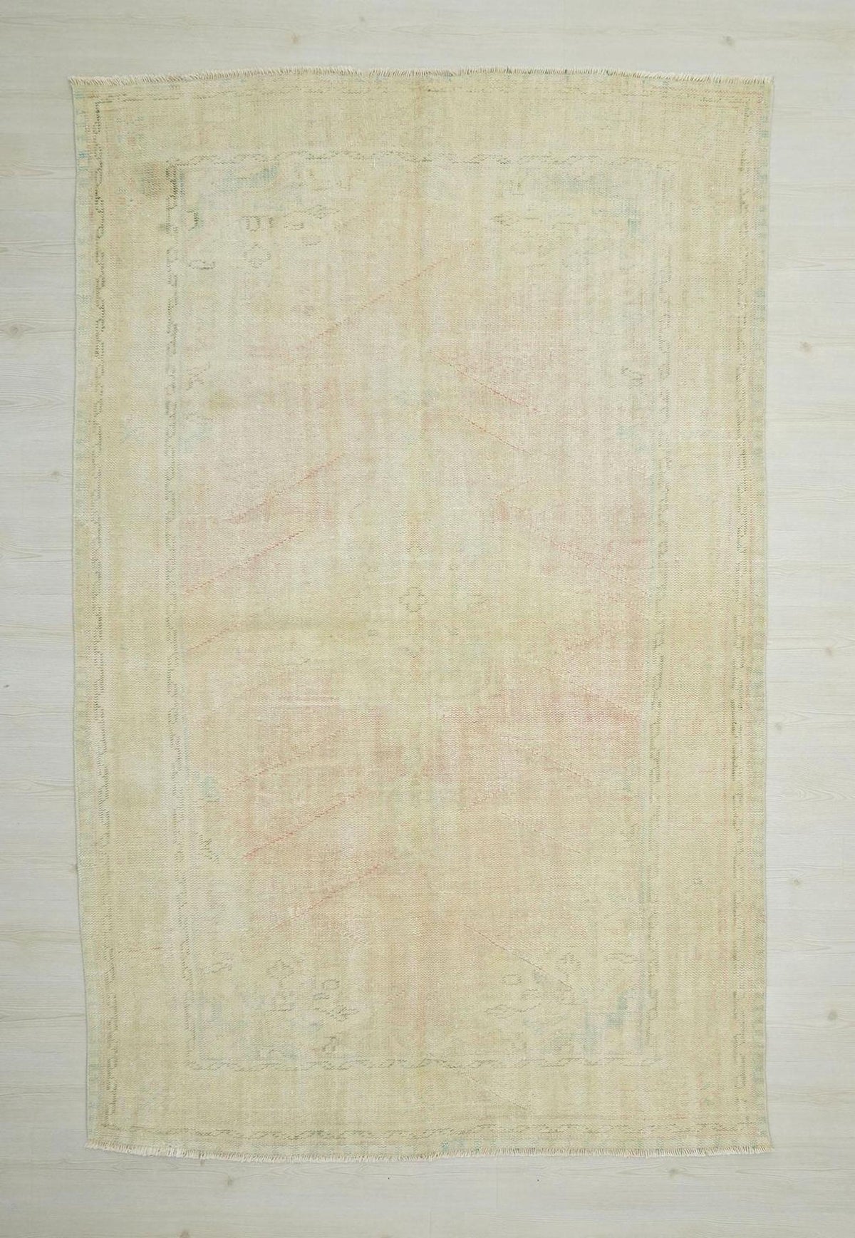 Vintage Anatolian Oushak Rug (5,9'x9,1'): Handmade Turkish Wool Rugs