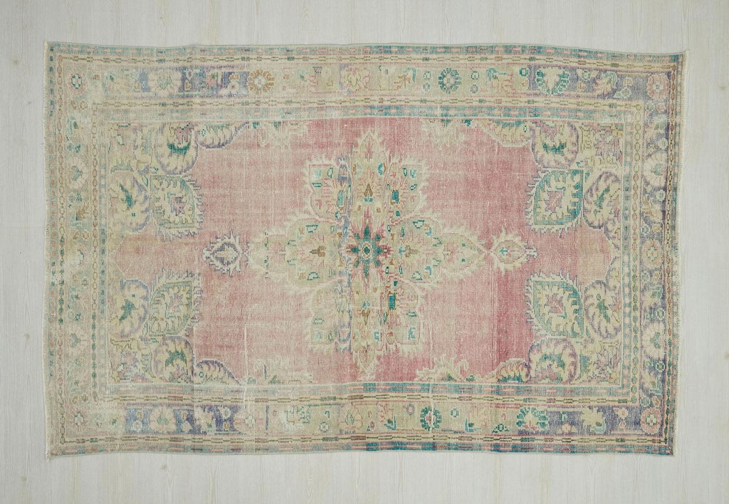 Vintage Oushak Rug: 5.6"x8.6' Mid-Century Turkish Wool Carpet
