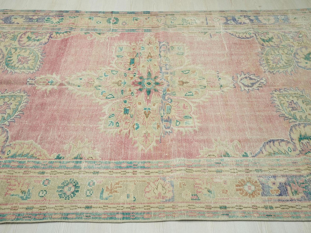Vintage Oushak Rug: 5.6"x8.6' Mid-Century Turkish Wool Carpet