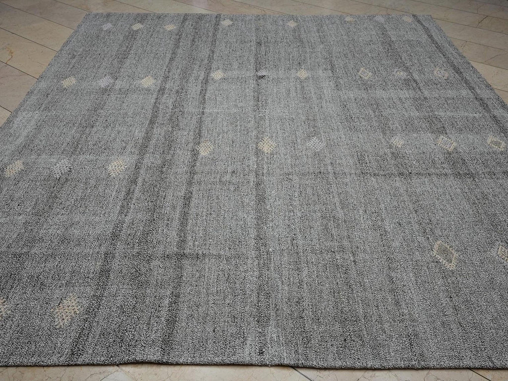 8x10 Scandinavian Style Home Decor - Natural Gray Flat-weave Turkish Kilim Rug.