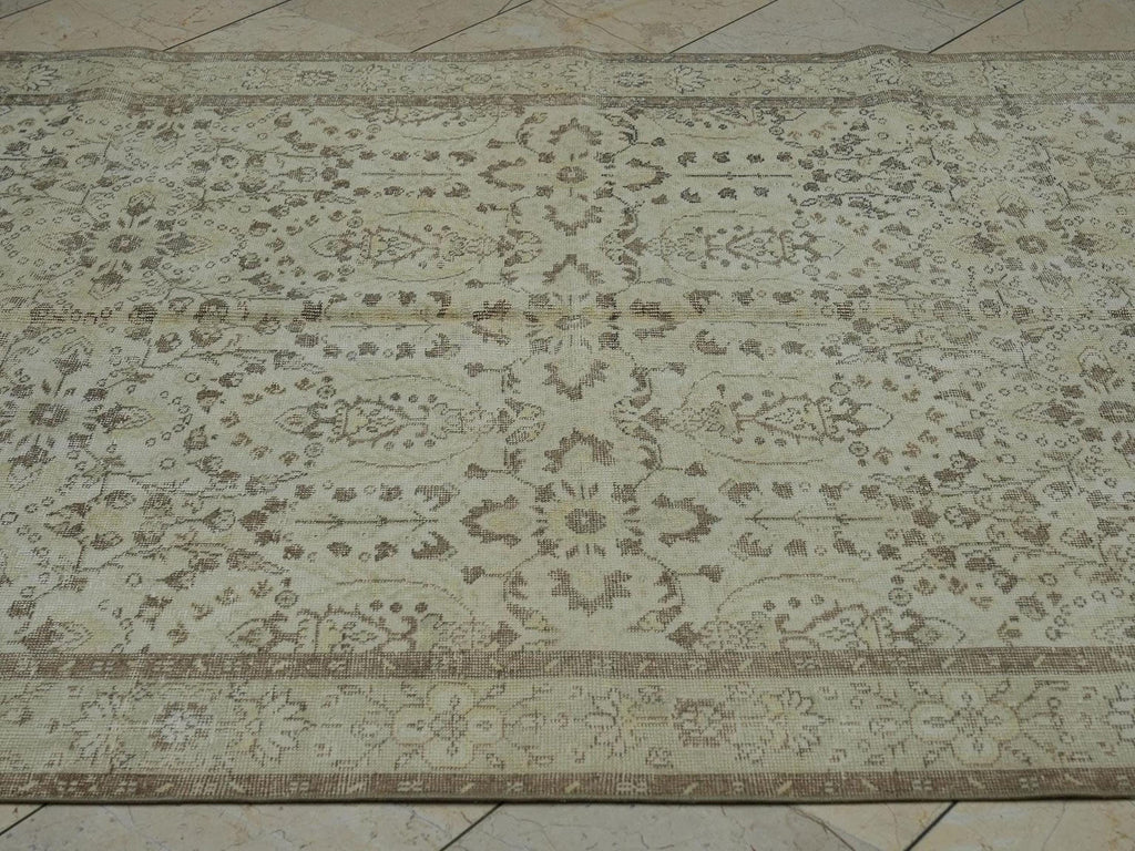Vintage Oushak Turkish Rug: Brown Beige Wool Carpet (5,5"x9,4" Feet)