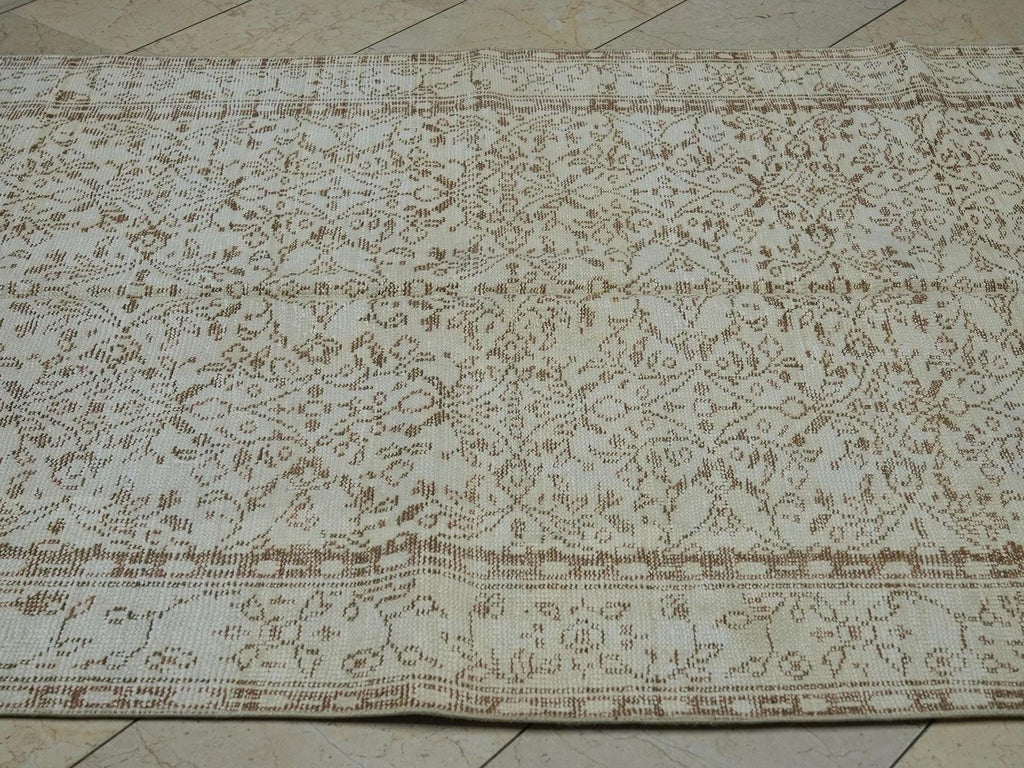 Vintage Oushak Wool Rug: Brown Beige Floral Turkish Carpet 5.2x8.8 ft