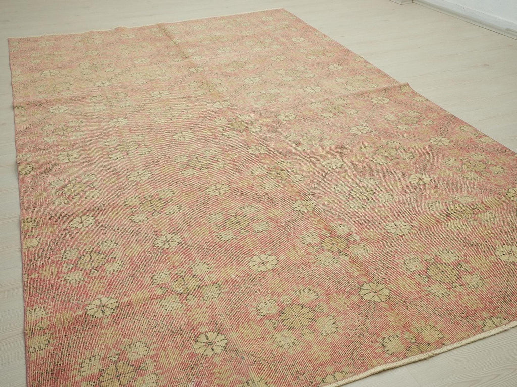 Floral Oushak Area Rug: Vintage Turkish Wool Carpet 6,6x10,3 Ft.
