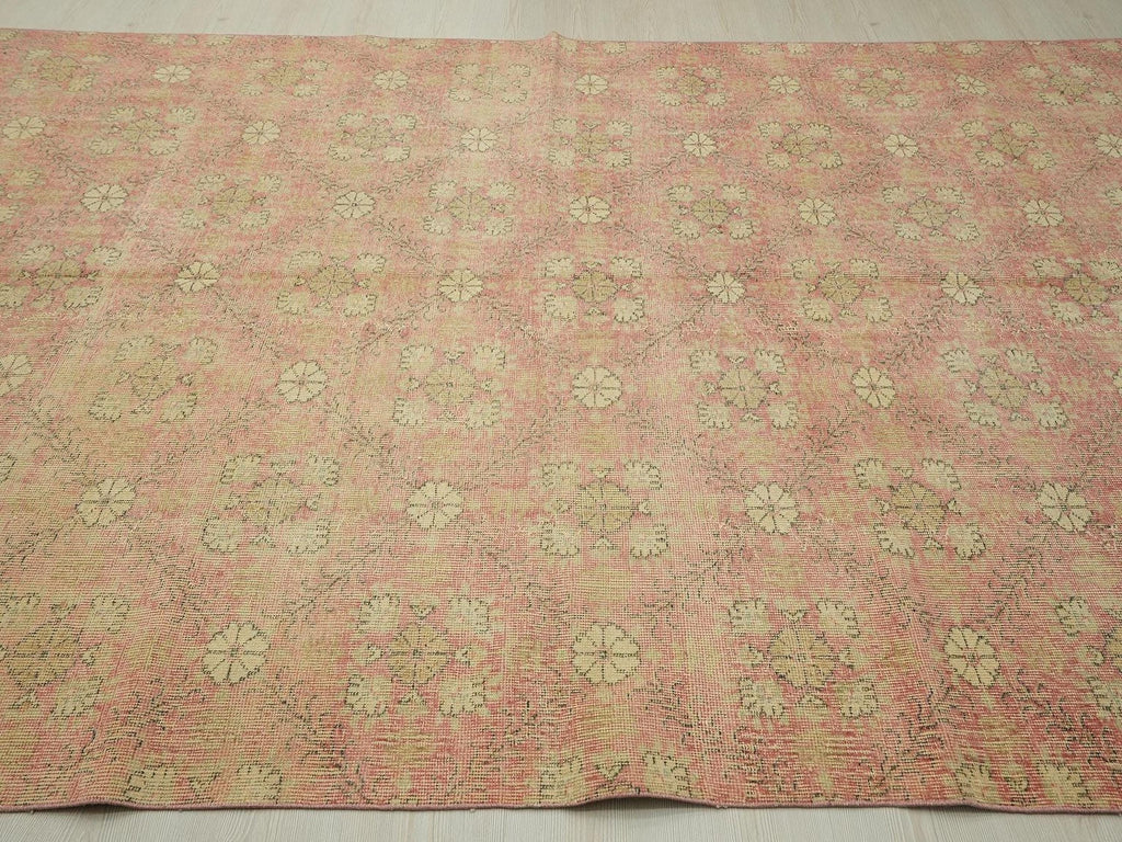 Floral Oushak Area Rug: Vintage Turkish Wool Carpet 6,6x10,3 Ft.
