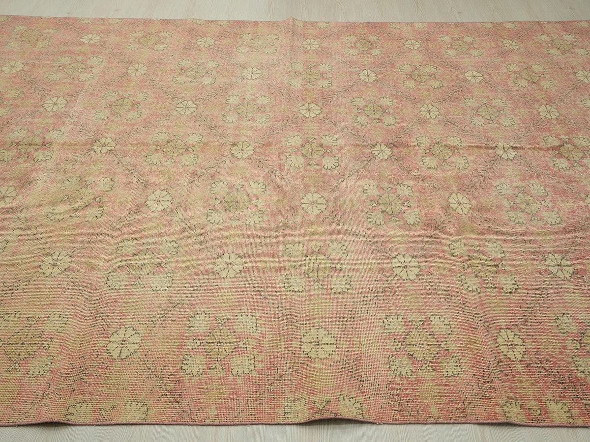 Floral Oushak Area Rug: Vintage Turkish Wool Carpet 6,6x10,3 Ft.
