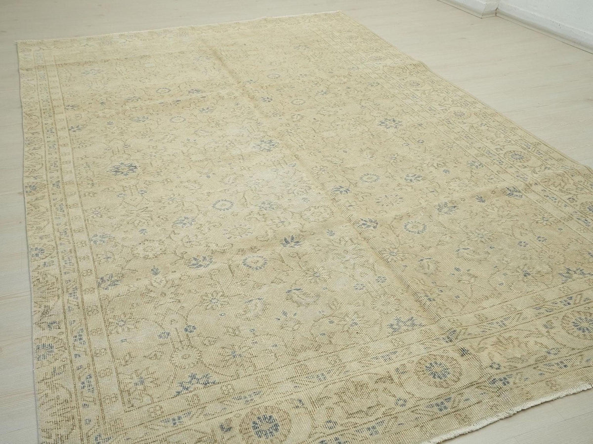Handmade Beige Oushak Rug: Mid Century Modern Turkish Wool Rugs 6.7x10.3 ft.