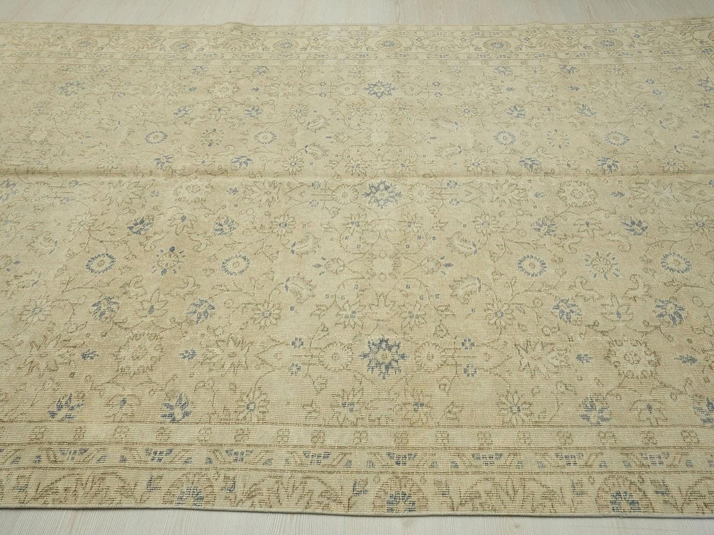 Handmade Beige Oushak Rug: Mid Century Modern Turkish Wool Rugs 6.7x10.3 ft.