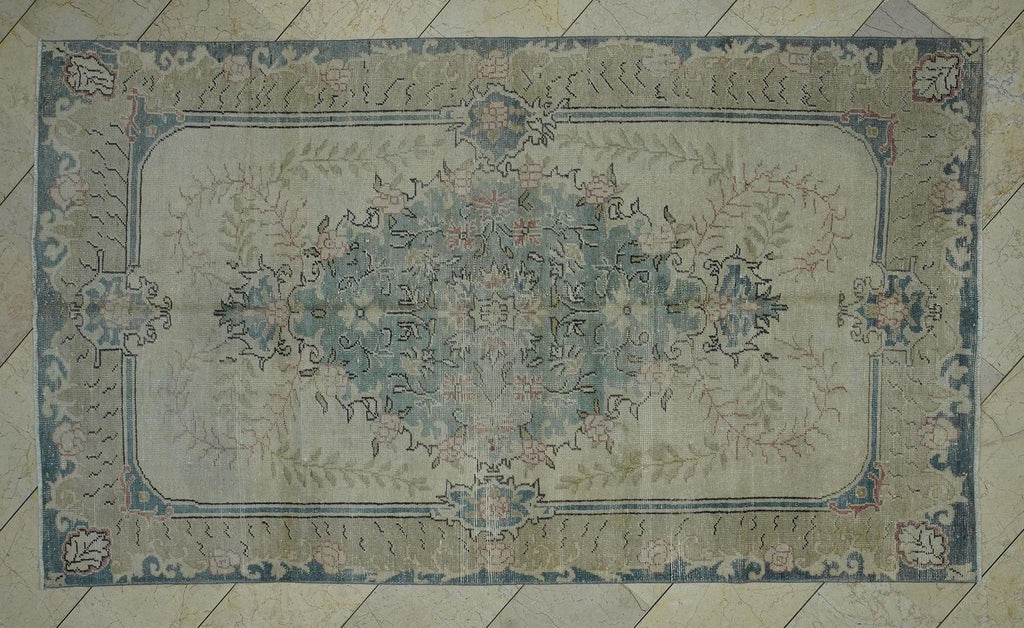 Vintage Oushak Wool Rug 5x8.5 ft: Gray Beige Turkish Carpet