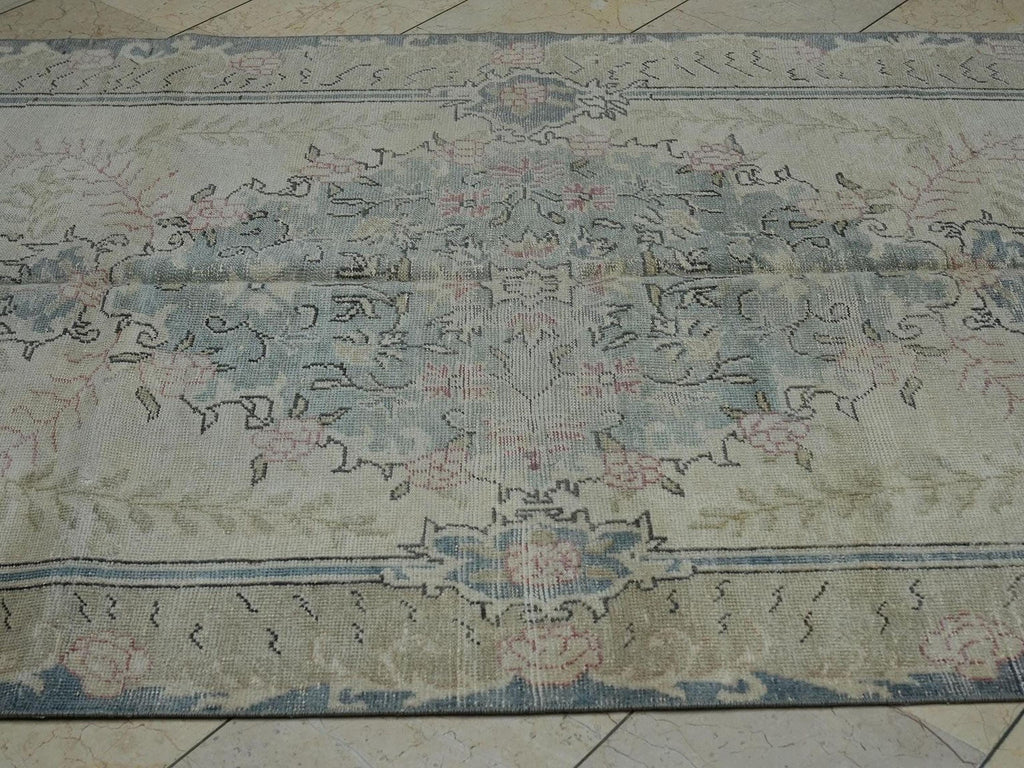 Vintage Oushak Wool Rug 5x8.5 ft: Gray Beige Turkish Carpet