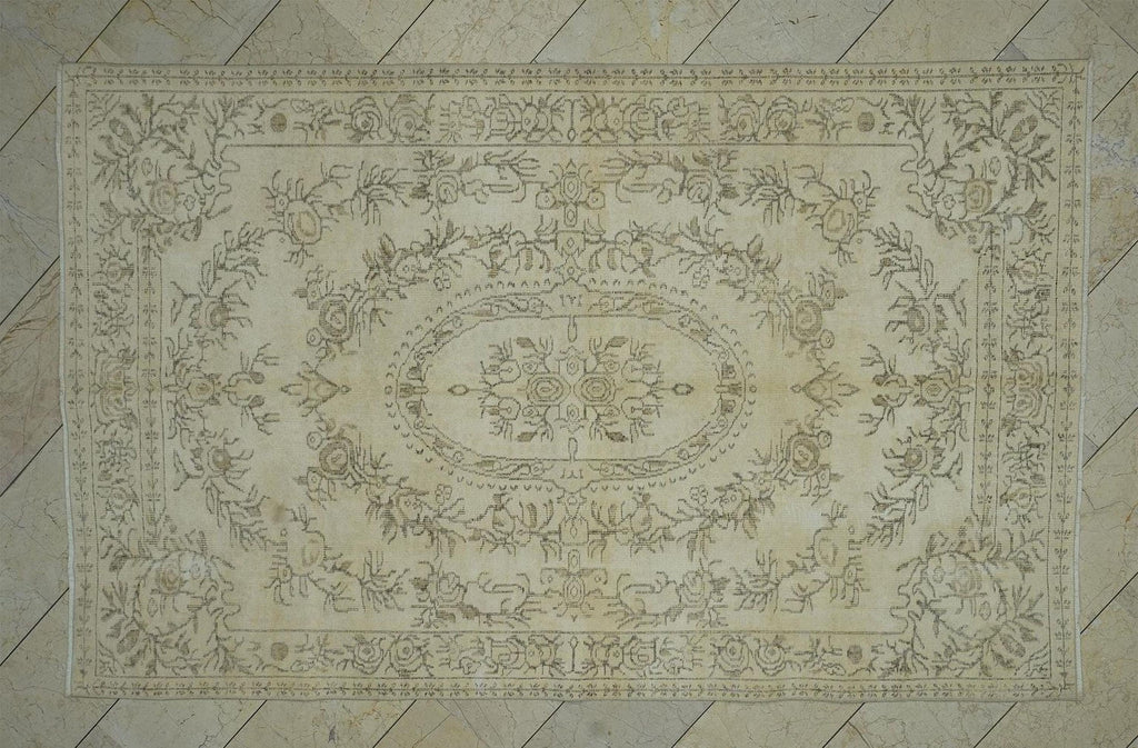 6x9 Vintage Oushak Rug: Natural Medallion Turkish Wool Carpet