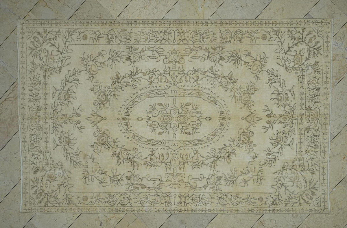 6x9 Vintage Oushak Rug: Natural Medallion Turkish Wool Carpet