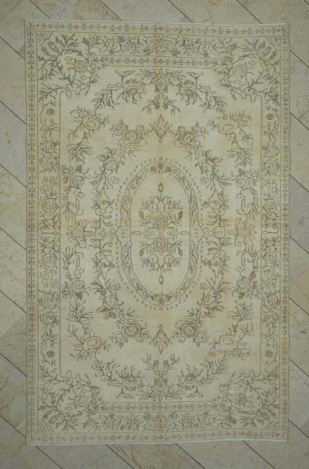 6x9 Vintage Oushak Rug: Natural Medallion Turkish Wool Carpet