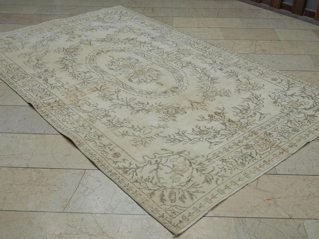 6x9 Vintage Oushak Rug: Natural Medallion Turkish Wool Carpet