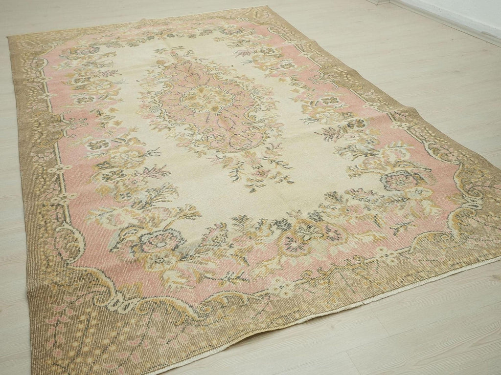 Salmon Pink Oushak Rug: Large Vintage Turkish Carpet, 6"x9,6" Feet.