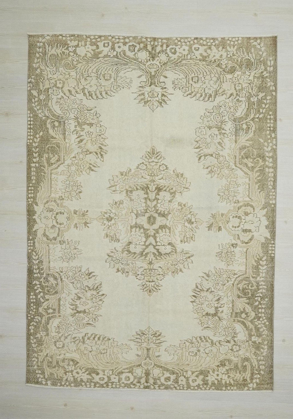 Vintage Style Gift Wool Oushak Rug: 6.2x9.1 Turkish Floral Carpet.