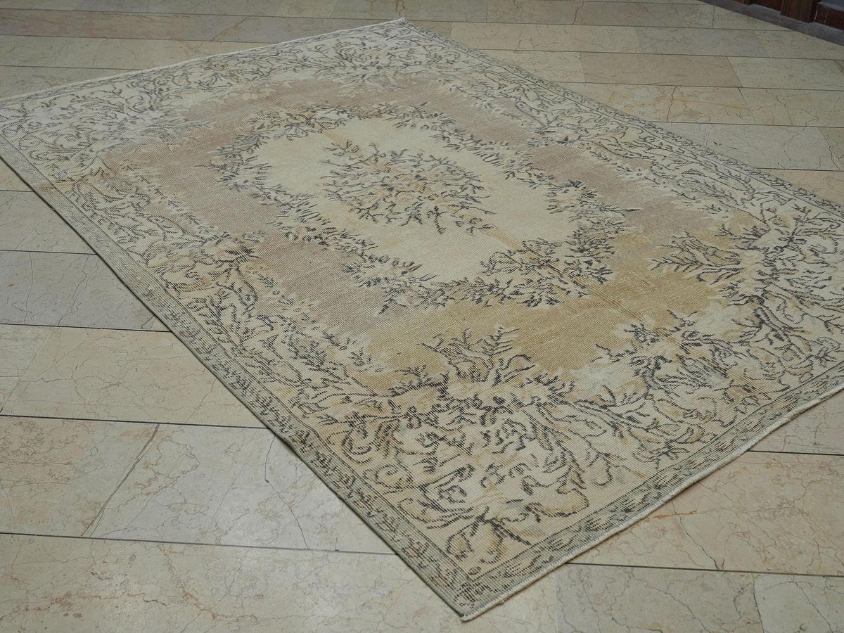 Handmade Oushak Wool Rug: Turkish Vintage Farmhouse Decor (5.4x7.9 ft)