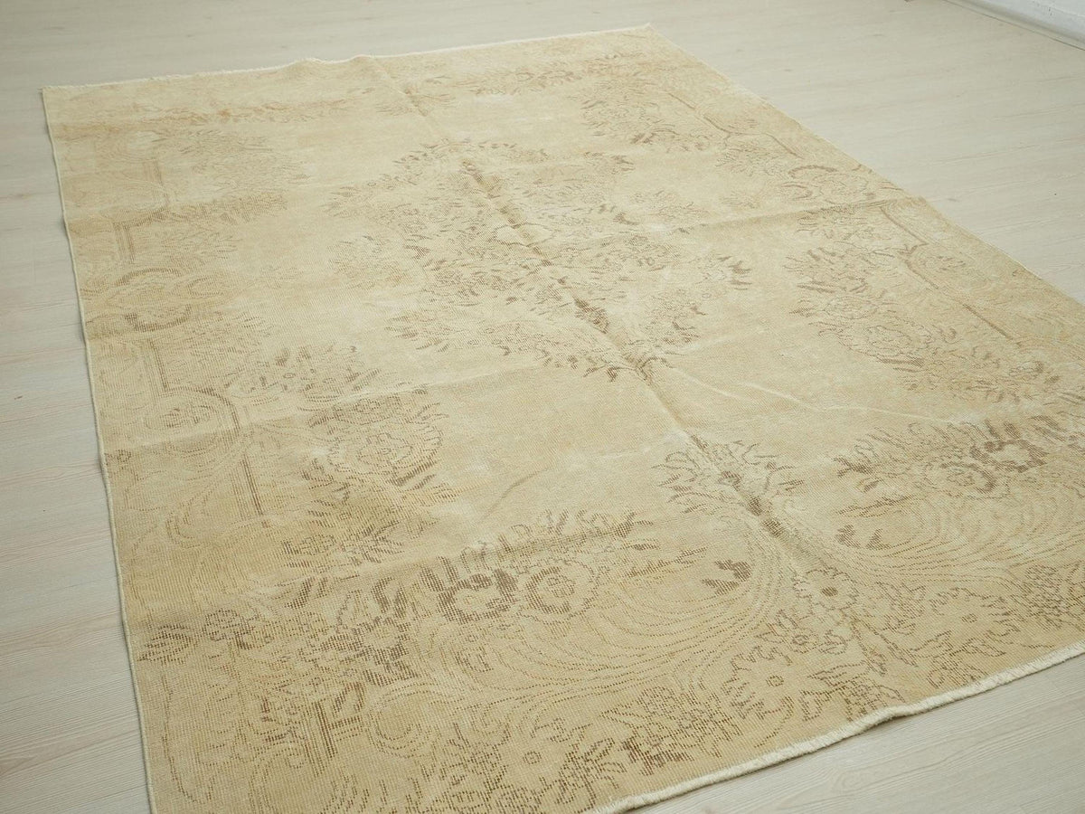 Large Vintage Oushak Rug: Handmade Turkish Wool Carpet Rugs, 6,4"x9,2" Feet.