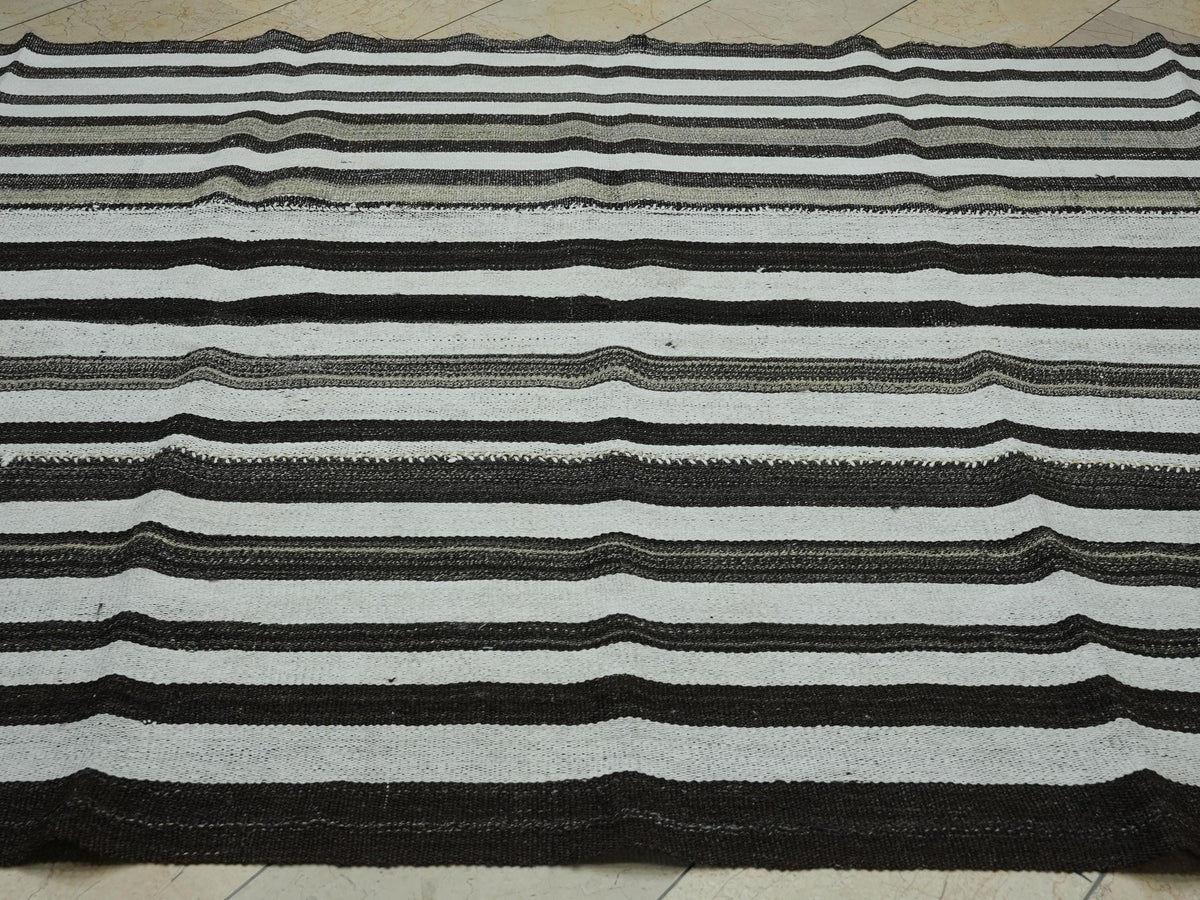 Striped Hemp Kilim Rug (5,3x9,2 ft): Minimalist Modern Decor Rugs.