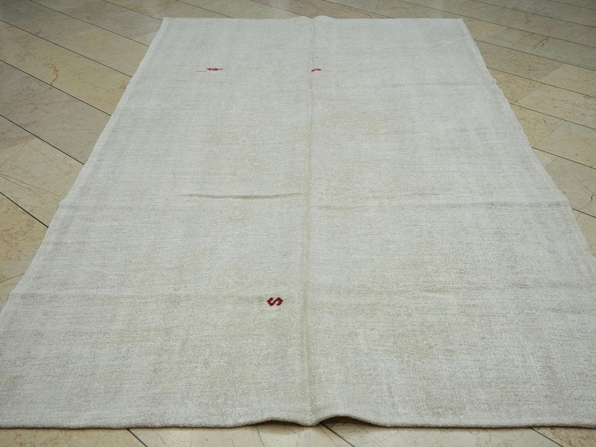 Plain Cream Vintage Turkish Hemp Kilim Rug: 5.5x9.3 ft Organic Flat Woven Rugs.
